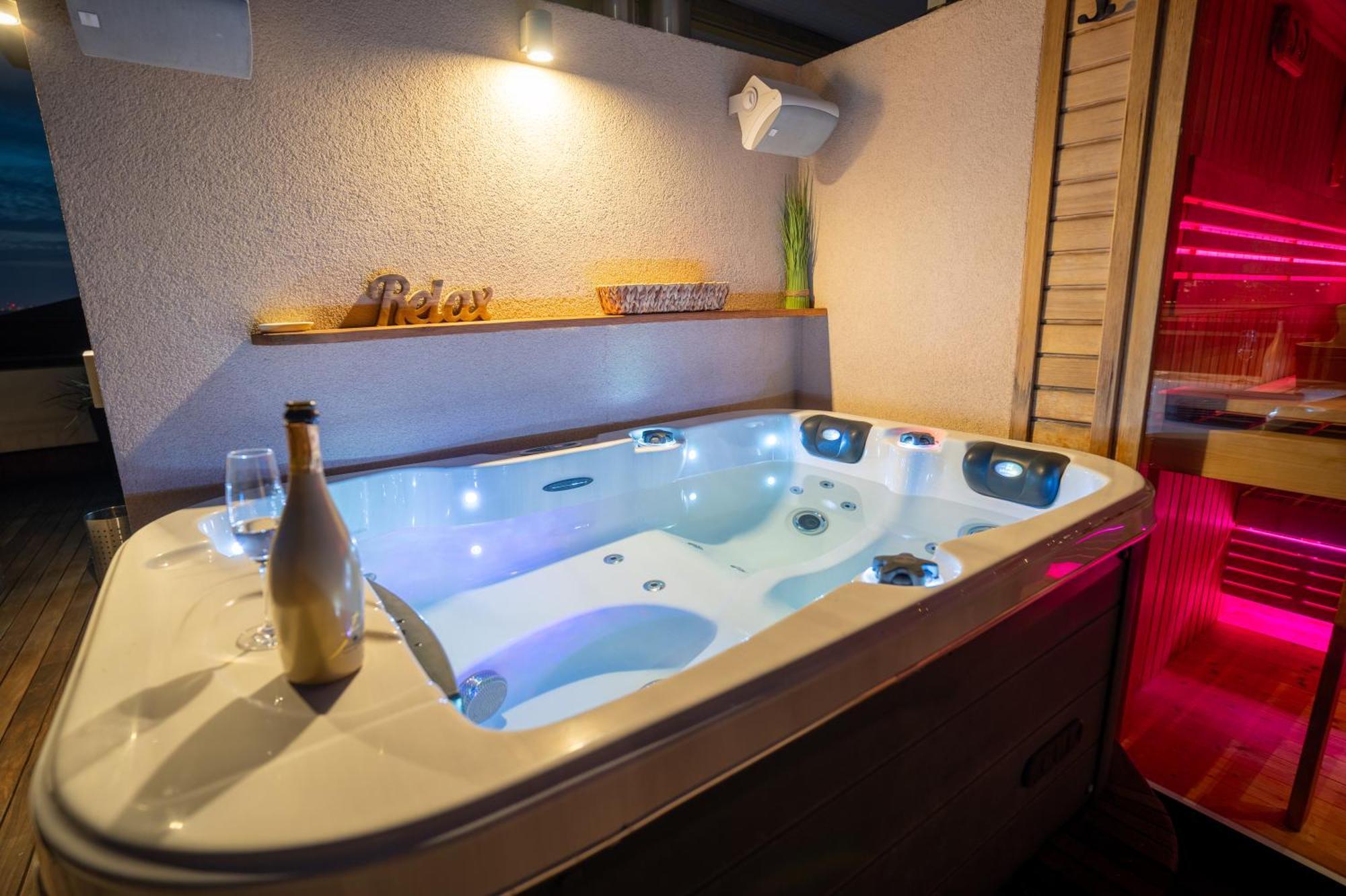 Luxury Rooftop Appartment With Fantastic Views 프라하 외부 사진